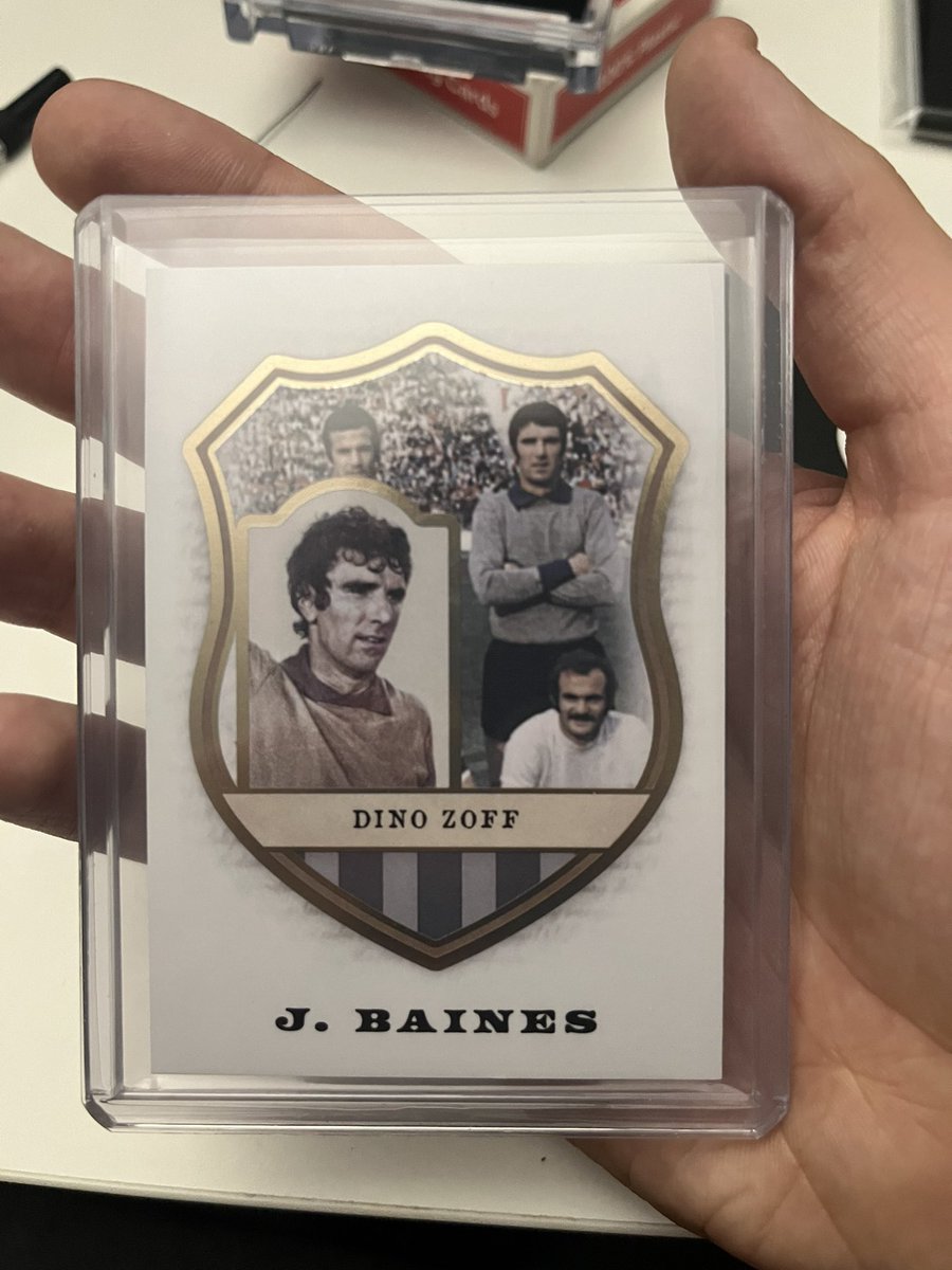 Luk98Luke's tweet photo. @Futera @partadam Can I just congratulate you on how fire the SELECTA Membership rewards are. The shirt and scarf or fire, and I love that I hit a 1/1 Ronaldo. Well worth the wait https://t.co/Ubxf47Jacc