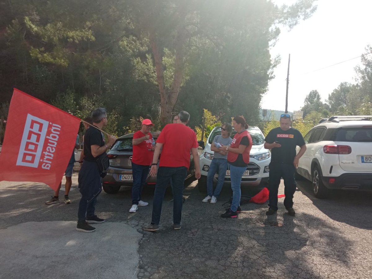 krys26krys's tweet photo. Avui a #Macoba a #Santjoanvilatorrada hem fet assamblees informatives amb motiu de les properes #eleccionssindicals https://t.co/lvOEw3nOIj
