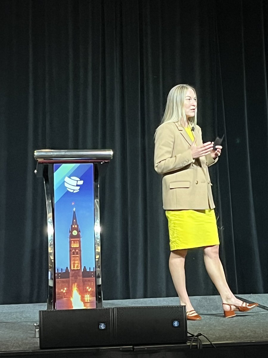 IIA_Canada's tweet photo. #IIAC23 Emcee, L. De Luca, welcomes Keynote Speaker Nicole Verkindt to speak on “Capitalizing on Diversity: Future of ESGs.” #InternalAudit #ESG https://t.co/eJL3Ng7TT8