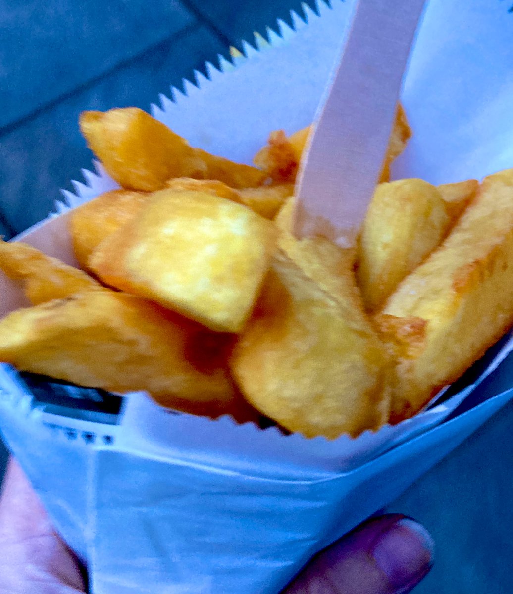 A cheeky cone of chips before watching <a href="/MariekeAudsley/">Marieke Audsley</a> wonderful cast in #JeevesandWooster <a href="/octagontheatre/">Octagon Theatre</a>  #perfectnonsense #busmansholiday <a href="/alexday1984/">Alex Day</a>