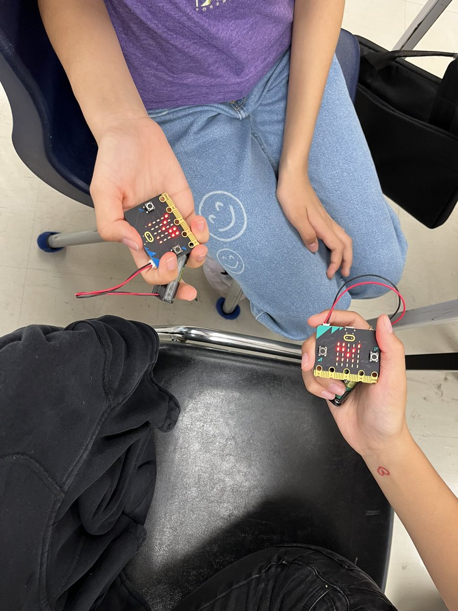 C. Rapa-Perri 🌻 (@rapaperri) on Twitter photo The Gr 7 & 8’s had fun coding with micro:bits today. <a href="/edmund_st/">St.Edmund Elementary ✝️</a> <a href="/DpExperiential/">Experiential Learning @DPCDSB</a> The Gr 7 & 8’s had fun coding with micro:bits today. <a href="/edmund_st/">St.Edmund Elementary ✝️</a> <a href="/DpExperiential/">Experiential Learning @DPCDSB</a>