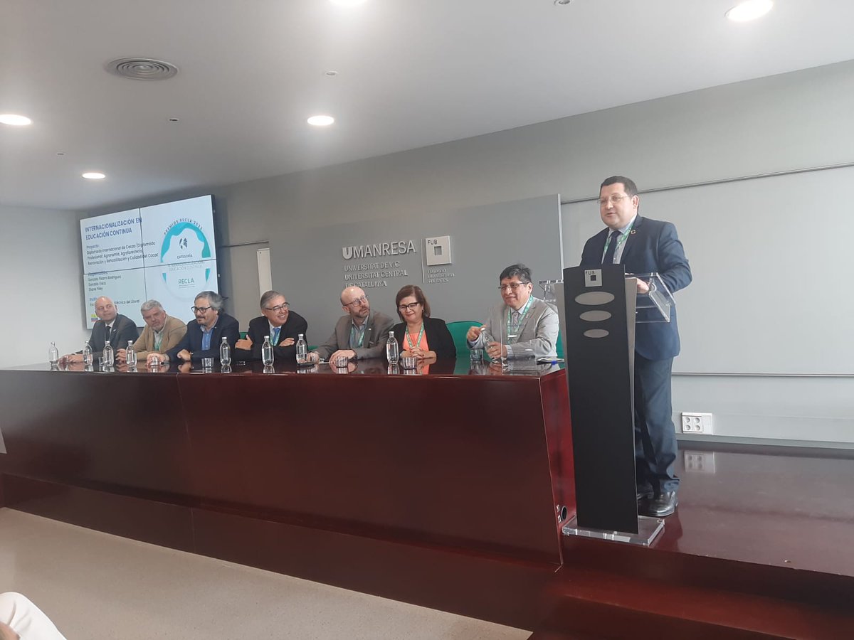 “Estamos muy contentos por lo que implicó el desafío de desarrollar este diplomado para Ecuador🇪🇨, productor del mejor cacao del mundo, y estando #ESPOL a la vanguardia de la investigación en este producto”, destacó el director del Centro de Educación Continua, Gonzalo Pizarro.