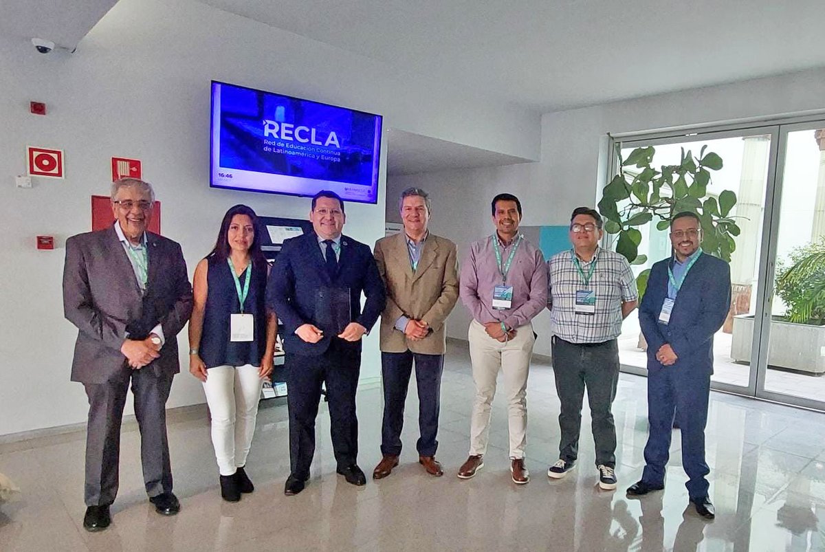 #ESPOLenMovimiento 
A través de nuestro Centro de Educación Continua, triunfamos en la categoría de Internacionalización durante la XII edición de los Premios RECLA, de la Red de Educación Continua de Europa y América Latina.