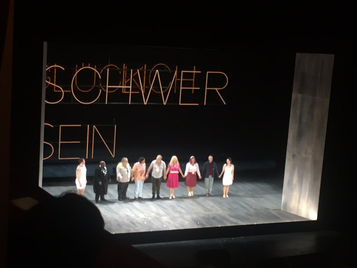 “Why is it so difficult to be happy?” Old existential question tried to be answered by #TatjanaGürbaca #IlTrittico @WrStaatsoper. 1st part #IlTabarro strong presence of #MichaelVolle &radiant-desperate #AnjaKampe. It ends ⚫️ also 4 Michele. Will those question be answered in 2nd?