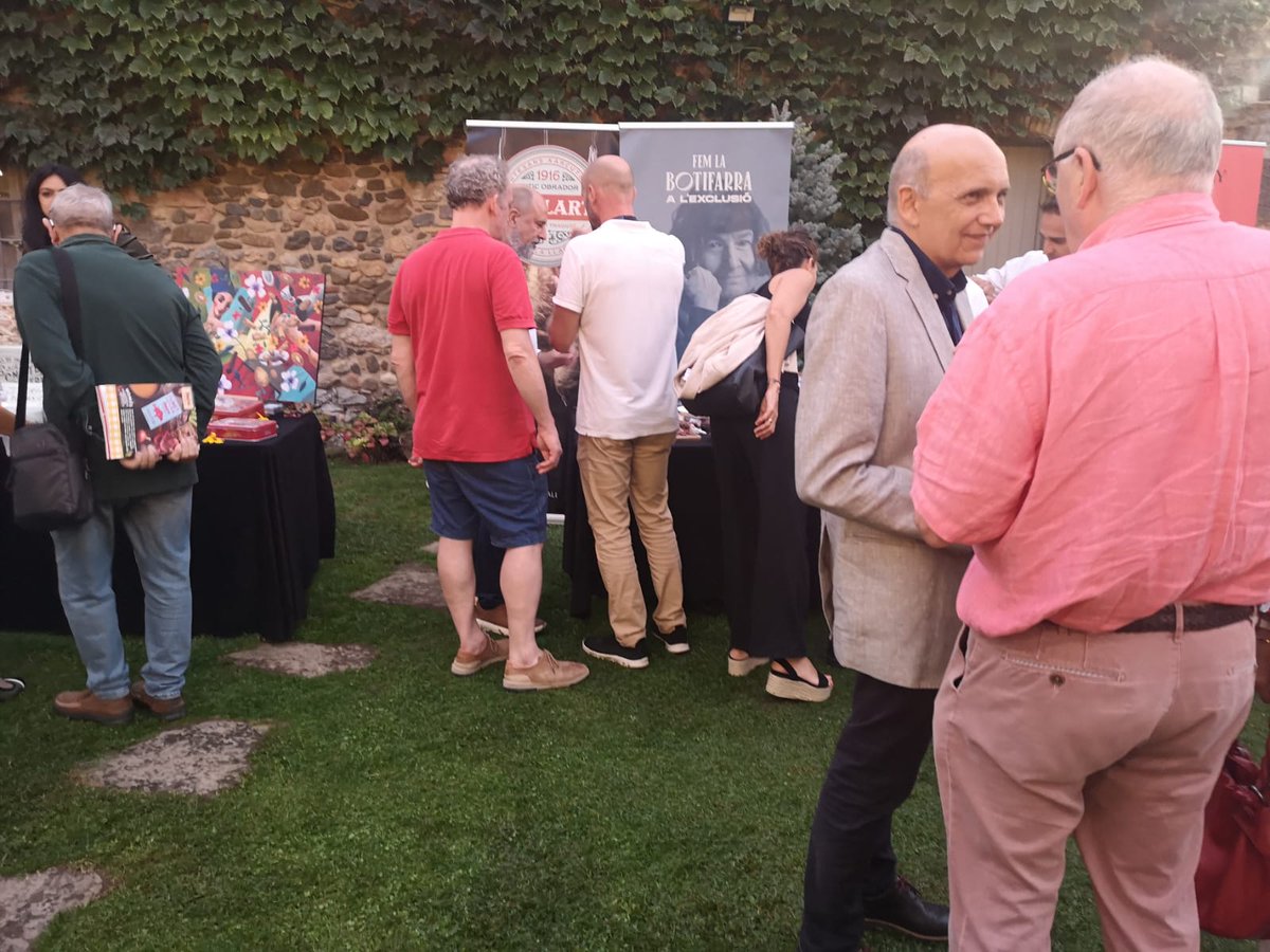 Només hi ha una cosa que ens agrada més que tastar els nostres productes: explicar la història que hi ha al darrere 🫶

I avui ho fem en un lloc privilegiat: a la #NitGourmet2023 del <a href="/cataloniagurmet/">Clúster Food Retail de Catalunya</a> a  <a href="/EspaiMasMarroch/">MasMarroch</a>