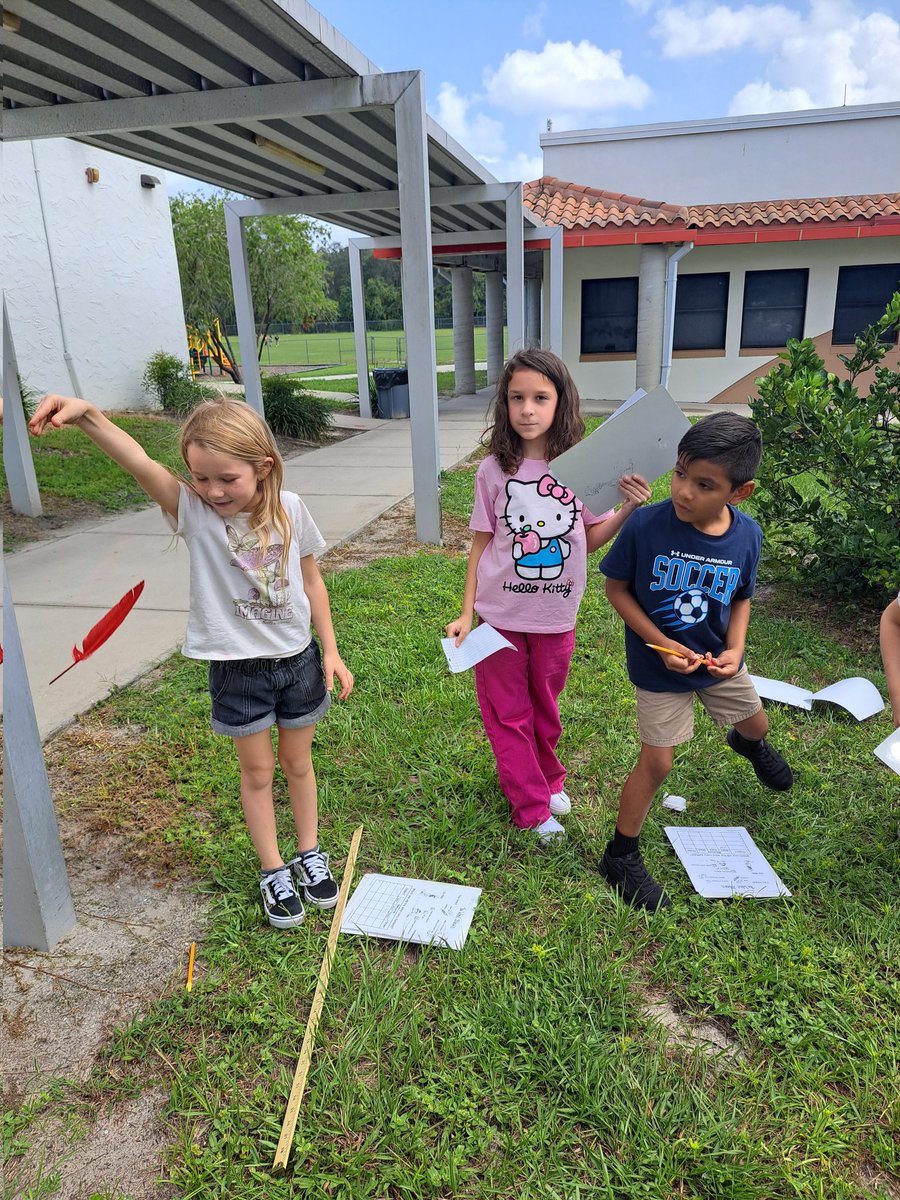 lundy_liz's tweet image. We had a &quot;windy&quot; adventure today as we explored wind in science. We dropped objects to see how far the wind would carry them. @McInnis_VCS #vcsscientists