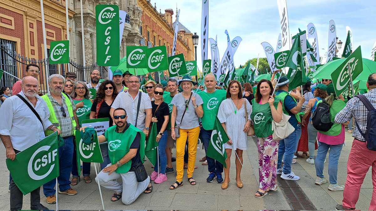 🚨 ¡La Junta de Andalucía no cumple!

El Profesorado de Religión de @CSIFAndalucia también hace ruido ante el Palacio de San Telmo para exigir la recuperación de los derechos laborales como #EmpleadosPúblicos.

🗣 ¡Si tú no te conformas, nosotros/as tampoco! #AlcemosLaVoz