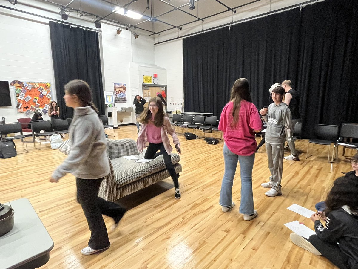 fvhs_theatre's tweet photo. Beginning Theatre rehearsing their first open scenes @FuquayVarinaHS https://t.co/Tfx96DZgI5