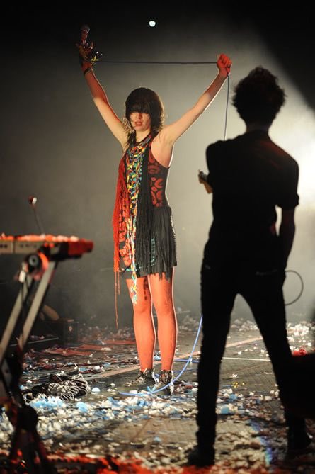 eladarks's tweet photo. ¿Alguien que venda boletos para hoy los yeah yeah yeahs? 
Ploxxx https://t.co/nnU8AzRsUc