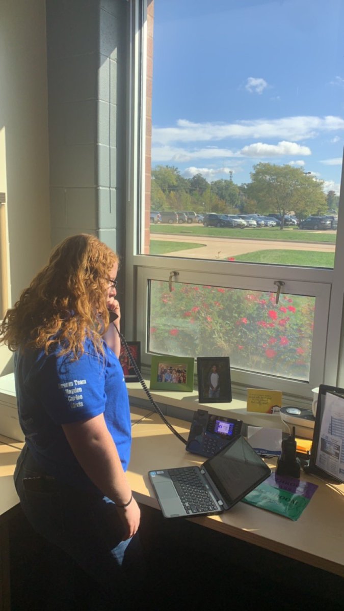 CCAHS's tweet photo. Remember school announcements read over the intercom from when you were in high school? Check out Delaney doing just that! 💙🤍
STUDENTS show leadership while reading them on Wednesdays over the intercom! 👩🏫 🧑🎓
#raisethesails #onefleet #ccaclippers #studentvoice https://t.co/qPXXxUwJwf