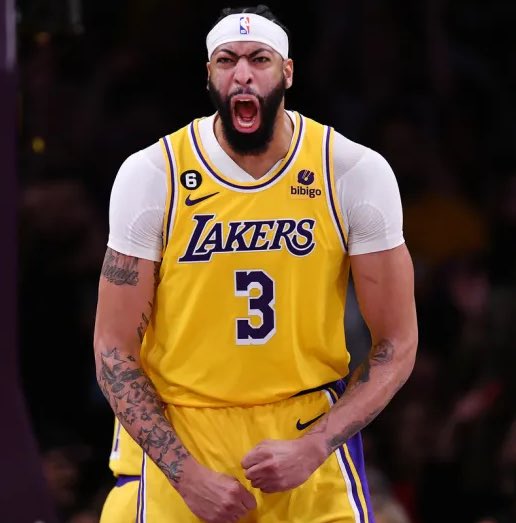 LakeShowYo's tweet photo. Lakers play basketball in 3 days https://t.co/Fb0fEWzYyx
