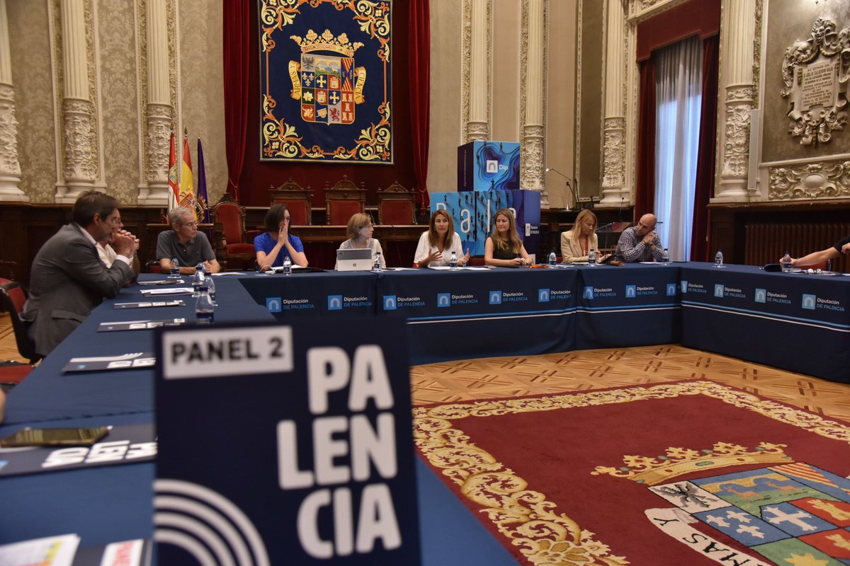 ⏳🔷A solo unas horas para el arranque del #CCIL23... el comité organizador del Congreso celebra una reunión técnica con ponentes y moderadores para conocerse y ultimar detalles de las dos próximas jornadas ¡¡Nos vemos mañana en el Teatro Ortega de #Palencia

<a href="/diputacionPalen/">Diputación de Palencia</a>
