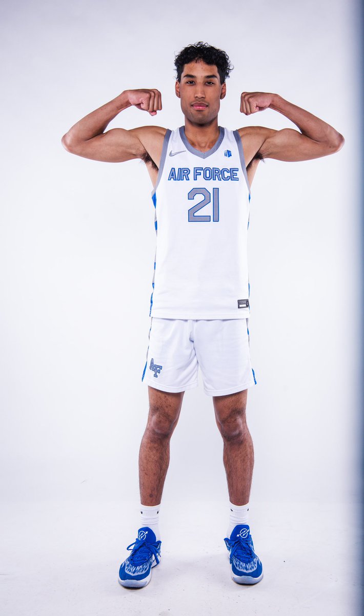 __SolomonJ's tweet photo. Year 2 🤙🏽🌴 https://t.co/SiqSZiwxvH