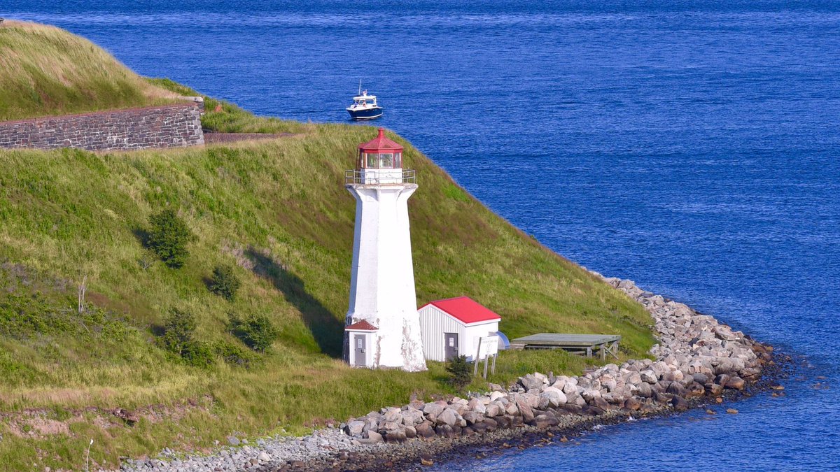 Fall in love with the scenic beauty of #Halifax, Nova Scotia. Take a coastal drive along the Cabot Trail, visit charming fishing villages, and indulge in delicious seafood. buff.ly/47TA68u #CruisePortAdvisor #HalifaxCruises #Travel