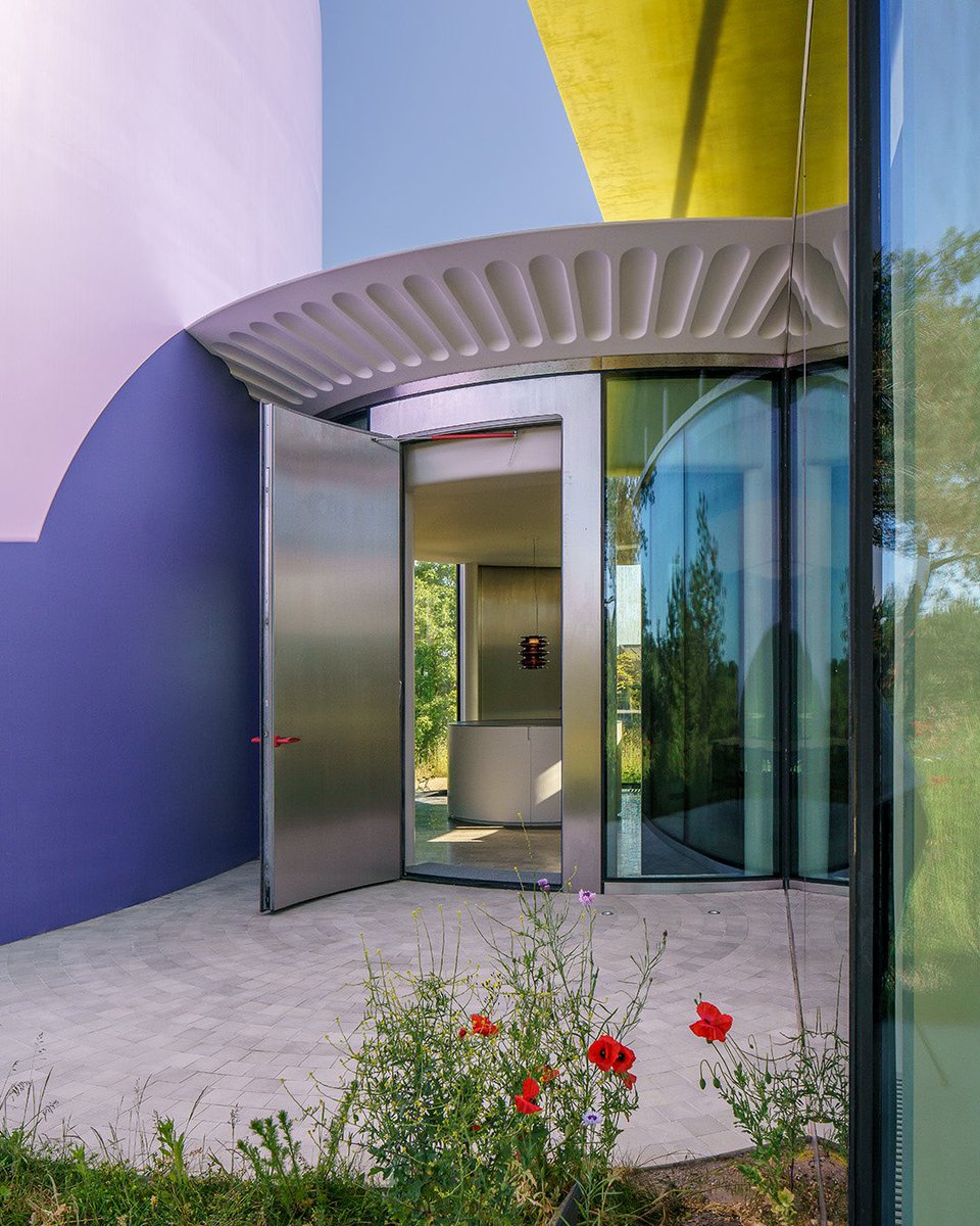 HuguetMallorca's tweet photo. Customised (color and size) cement tiles for the new @kvadrattextiles building co-created by #ThomasDemand and @carusostjohn .
A dynamic between architecture and art – a Gesamtkunstwerk – with the opening of The Triple Folly, in Denmark.
😃😊😉
Photos by @andresfragaperez https://t.co/rK6wCdoqBq