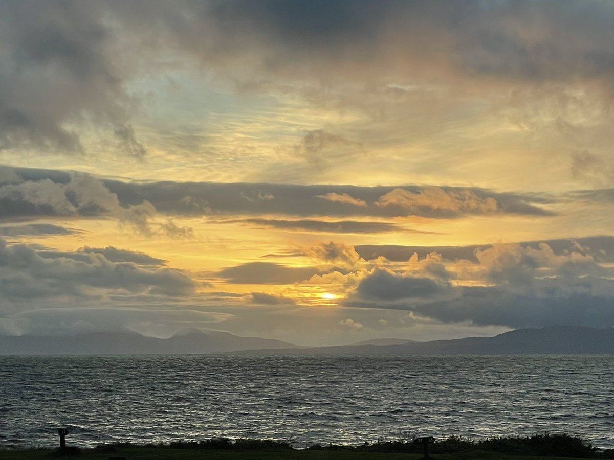 britlandscape's tweet photo. After 12 hrs of continuous rain and overnight strong winds for now it is fine. No photography today until what I had been hoping for - a sunset to end my photo road trip to Bute, Cowal and Knapdale. This is the view from Port Ban across the Sound of Jura to Islay and Jura. https://t.co/dZlXM18iTr