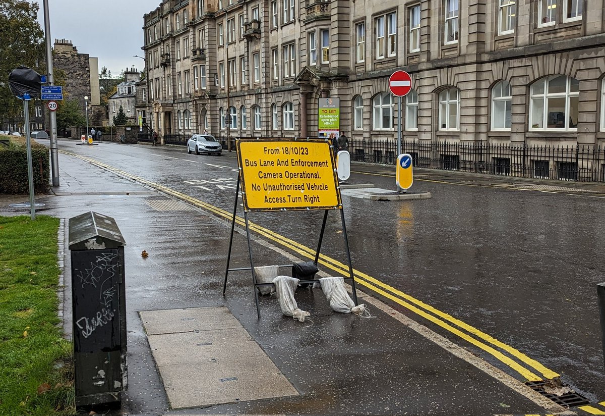 What the hell is wrong with these people that they still can't get sign placement right? This is a small section of footpath that joins 3 or 4 paths through the park and a couple of road crossings but they've blocked half of it for a pointless sign. The road is already ⛔.