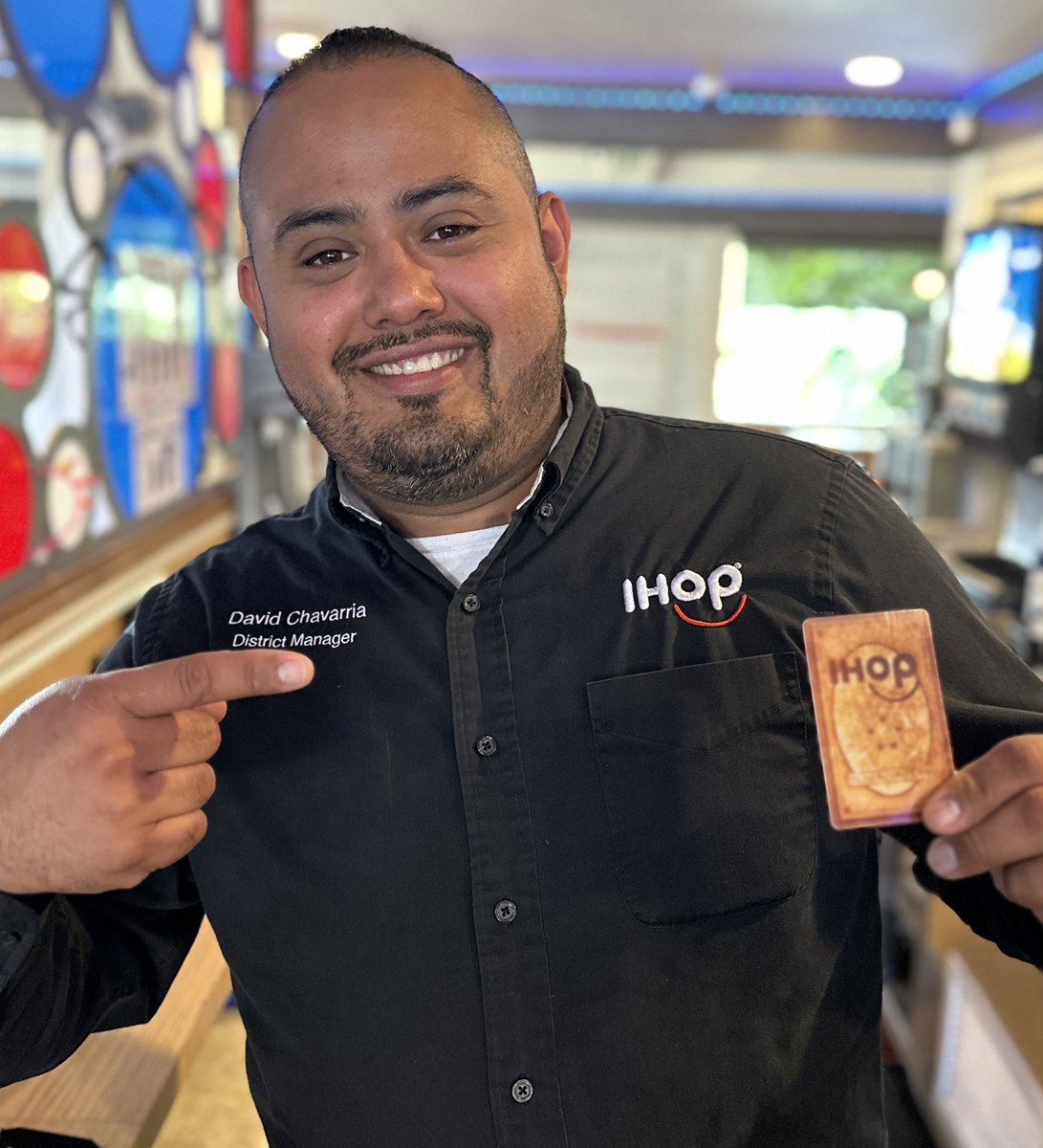 ChrisErb's tweet photo. So love our @wizards_magic IHOP collab happening now. What’s you favorite pancake? I have been killing Jace’s double blueberry. Also, super limited edition MTG gift cards are arriving at some IHOP stores. Three different versions. Let me know if you find them! #stackmaster https://t.co/f2XgsWDfh2