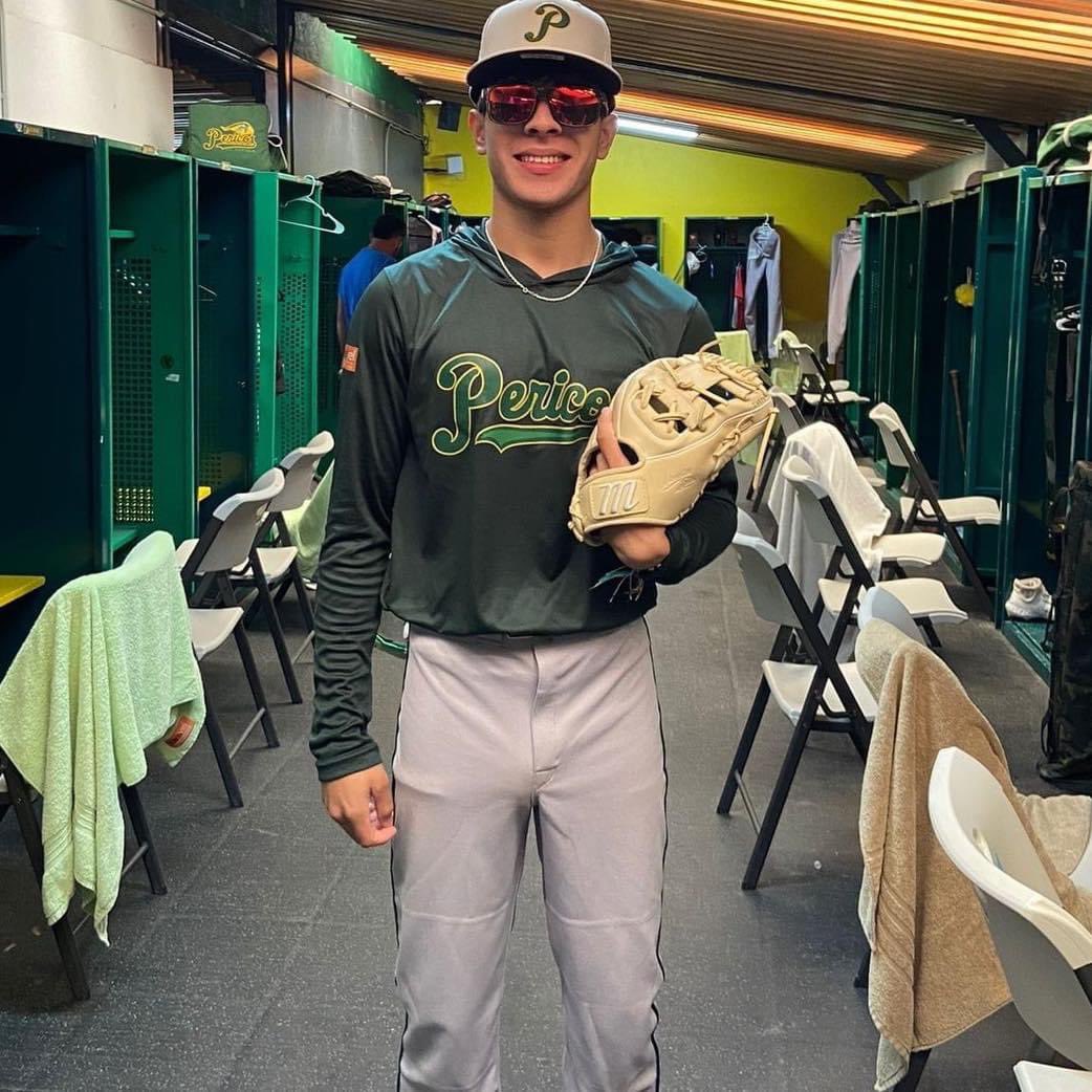 #LMB.

Listo con Pericos.

Adrián Olivas ya luce los colores de los Pericos de Puebla donde estará en acción durante la Liga Invernal Mexicana ⚾️🦜🙌🏼