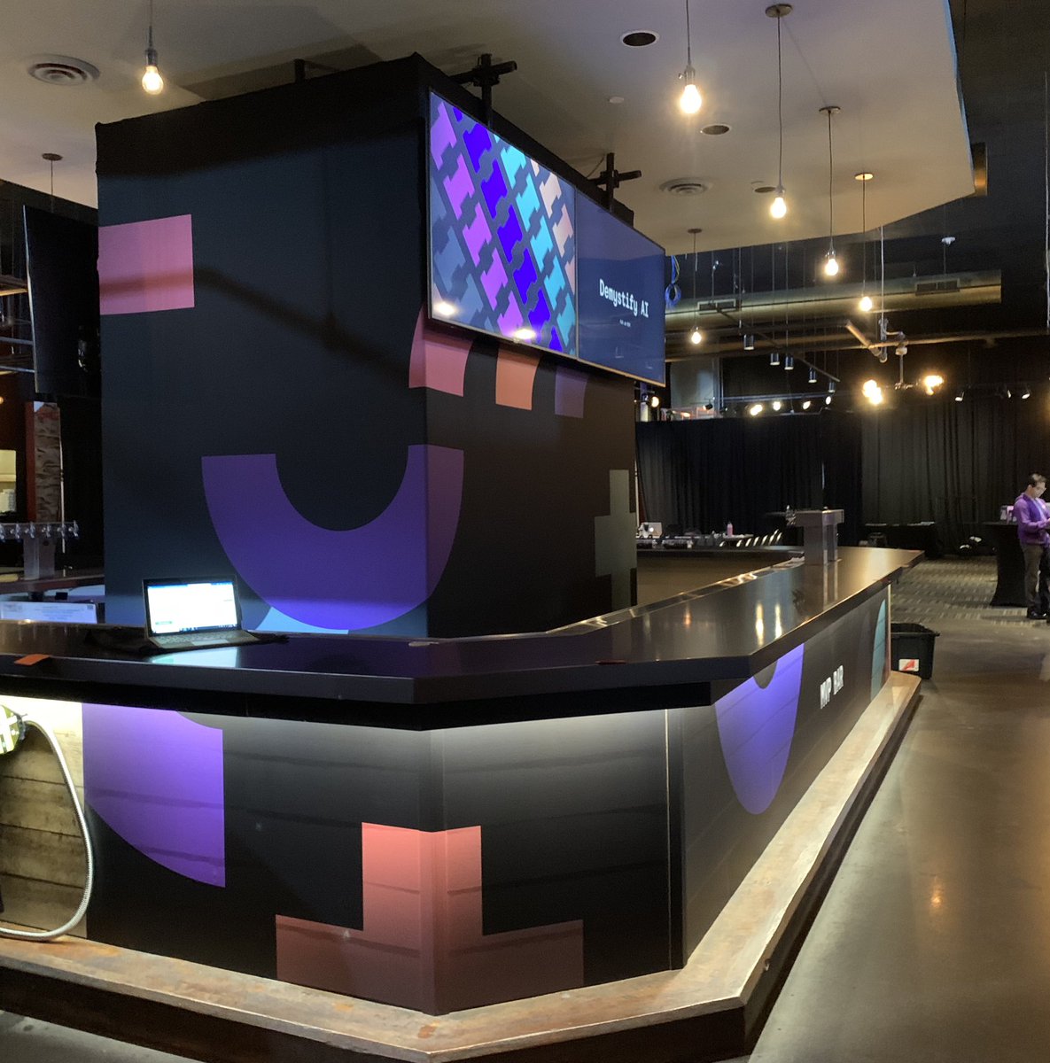 Horizontal Digital tweet media