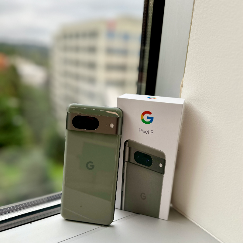 JonFreier's tweet photo. The brand new Google Pixel 8 taps into AI like no other smartphone camera can, and only @TMobile customers can get the fastest speeds with standalone 5G and four-carrier aggregation! ⚡️📱

Pre-order yours today! #TeamPixel #MadeByGoogle