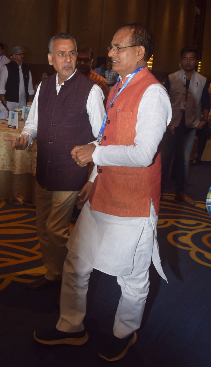Sadguru Sharan Awasthi tweet media