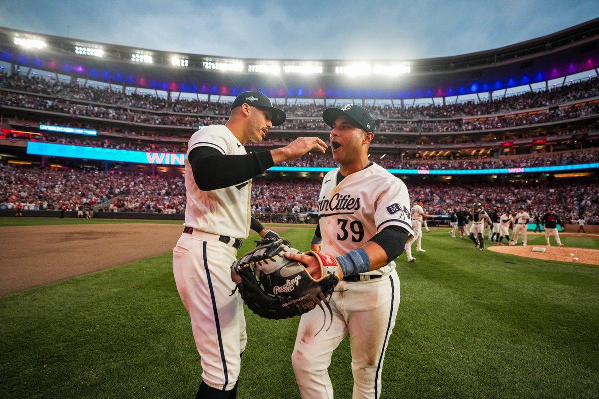 FEBeisbol's tweet photo. #MLB 

Los victoriosos el día de ayer en los juego uno de Wild Card. ⚾️🤩 https://t.co/GwCkoCWSiK