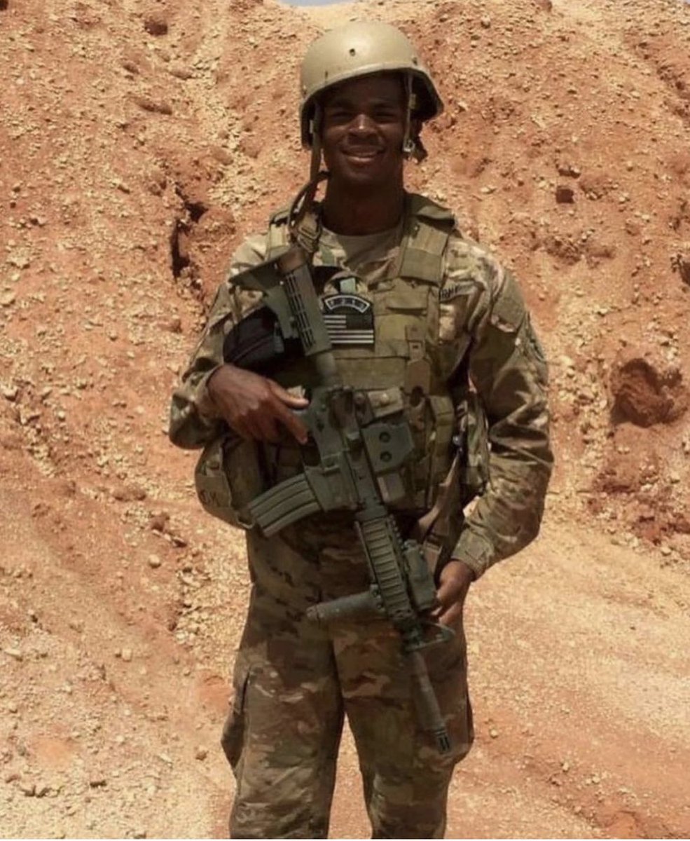 op_hawkeye's tweet photo. 10.4.2017  SGT La David Johnson 🇺🇸

#OpHawkeyeRemembers #LaDavidJohnson #3rdSFG #SilverStar #PurpleHeart #DeOppressoLiber

📜 https://t.co/Q4wJ8J7LmO
📰 https://t.co/NDvuOpPuTF
📰 https://t.co/45D2D39Dx8
📰 https://t.co/fsRhhJlRrh
📰 https://t.co/vorWkQAoUx https://t.co/dmsBhUEkxk