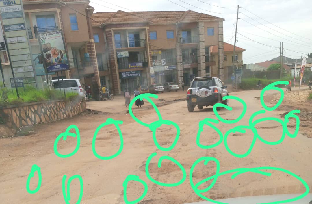 nickmwes's tweet photo. @nsunak @LBulago @KCCAUG @kasyate Imagine you are carrying a pregnant woman going into labour, can you reach labour ward? Or gets sorted here 😂😂😂😂 https://t.co/jte3WXNdIs