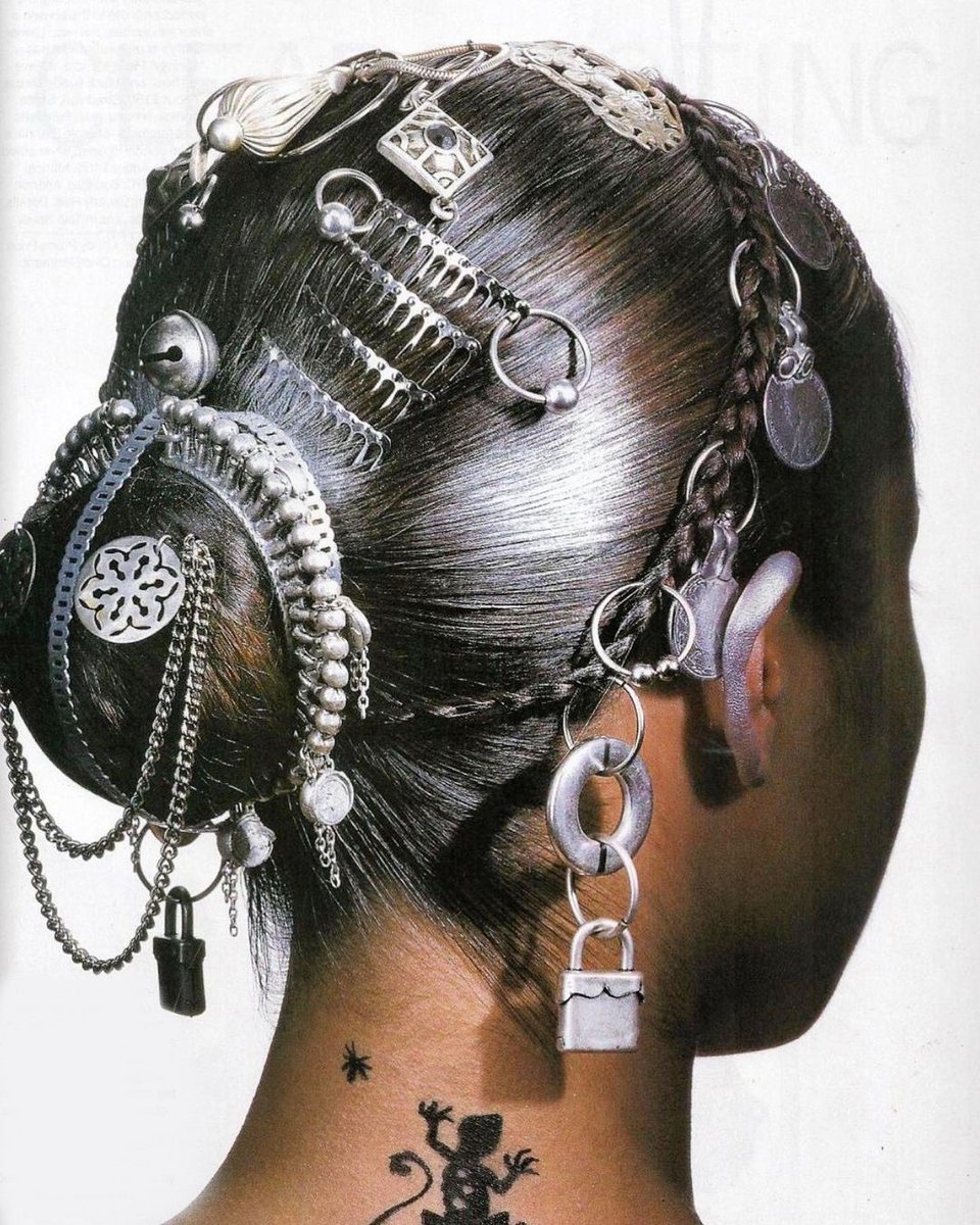 pyerissey's tweet photo. bridget hall for jean paul gaultier (vogue 1994) by irving penn https://t.co/QE3oZh043B