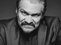 EfemerideDelDia's tweet photo. #UnDiaComoHoy #04O de 1962 nace Joaquín Cosío Osuna, actor y poeta mexicano. Es más conocido por papeles como “Don Neto” en Narcos México, “Rubén "Mascarita" en Matando Cabos, el General Medrano en 007: Quantum, El Cochiloco en El infierno, y otros.
@cosio_joaquin https://t.co/7udT0MGmLJ