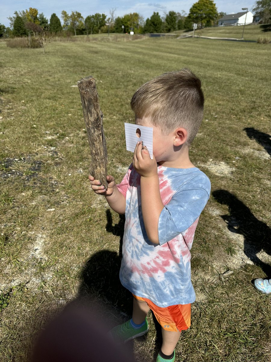 Scientists look closely! Look at these curious kiddos! <a href="/WyandotECS/">WyandotECS</a>