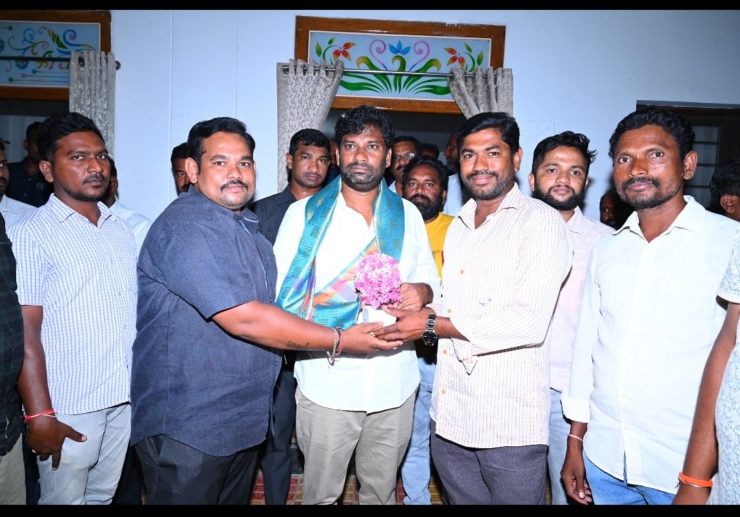 GoneRajendrapr6's tweet photo. Jai hoo suman anna https://t.co/EZfV5k2eE0