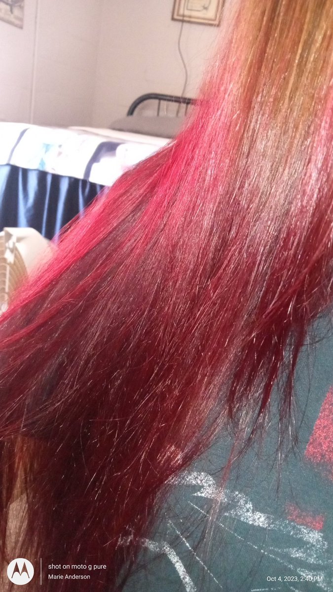 This is how it turned out! <a href="/KissProducts/">KISS Products</a> crimson tint up <a href="/manicpanicnyc/">MANIC PANIC NYC</a> vampire's kiss hair color!!! 🤪