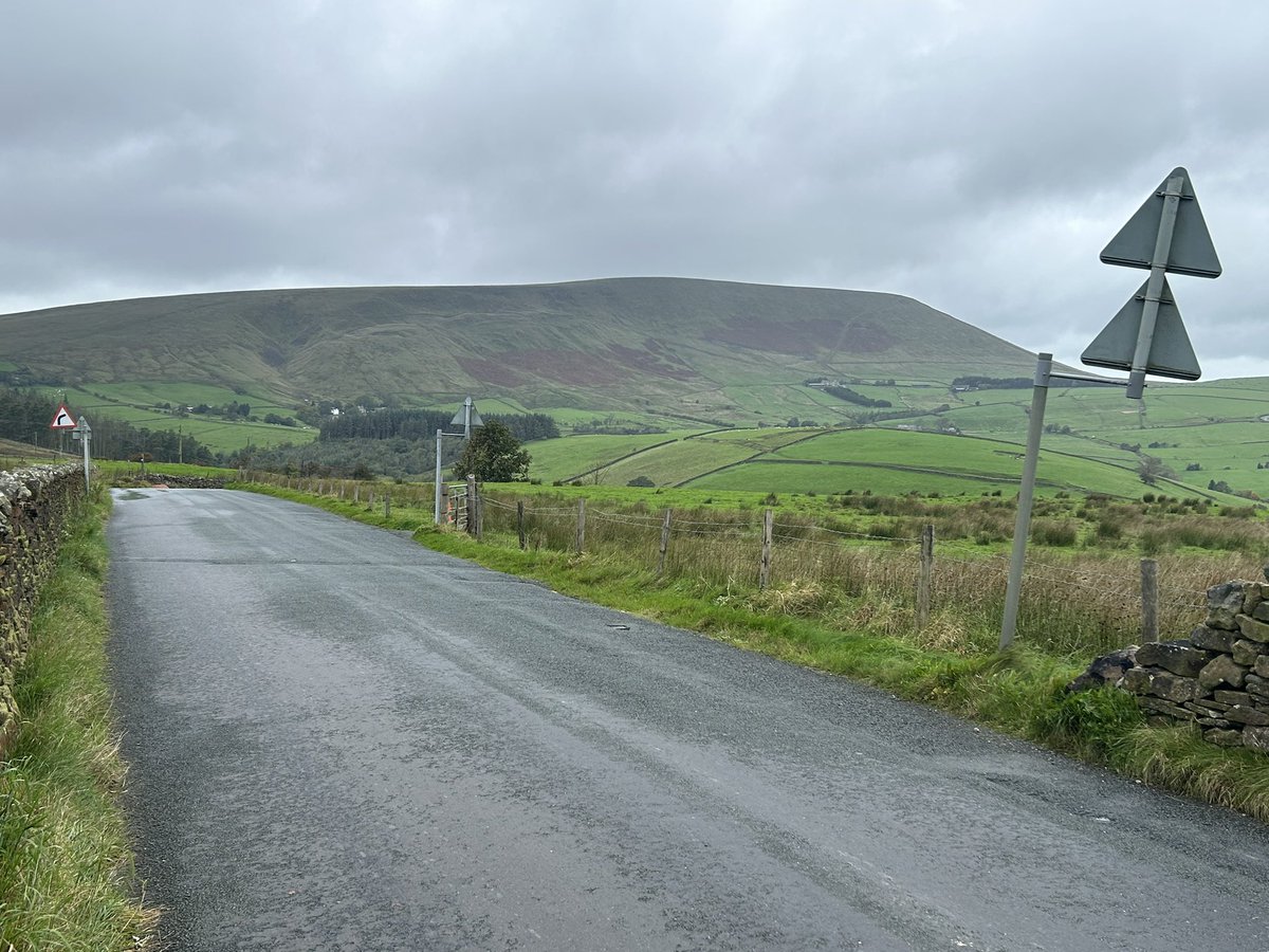 dpb1961's tweet photo. First real test of the knee replacement today - up and around Pendle Hill - stiff and sore muscles now….but….the knee feels really strong #ebike #cube #witchesofpendle https://t.co/o4PKmfo7ak