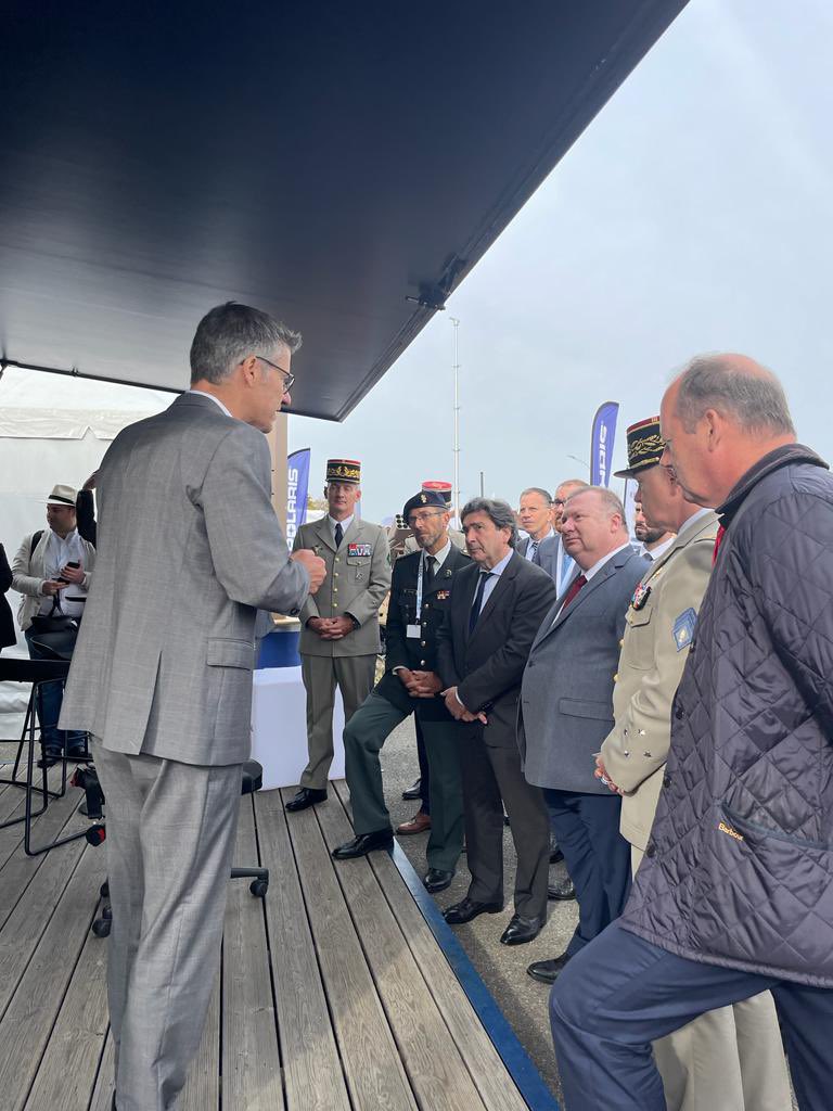 KNDS_France's tweet photo. Fin d'une première journée bien remplie sur le #FED2023 ! Nous avons eu le plaisir d'accueillir sur notre stand extérieur @echiva (@DGA), le général de corps d’armée Christian Jouslin de Noray (@MCO_Terre), le lieutenant-général Frédéric Goetynck (@DGMR_News) et @d_restino (@CCI_Paris_IdF) afin de leur présenter nos innovations en matière de #MCO.
