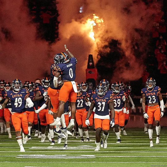 Blessed to receive my third D1 offer to <a href="/UTSAFTBL/">UTSA Football 🏈</a> !