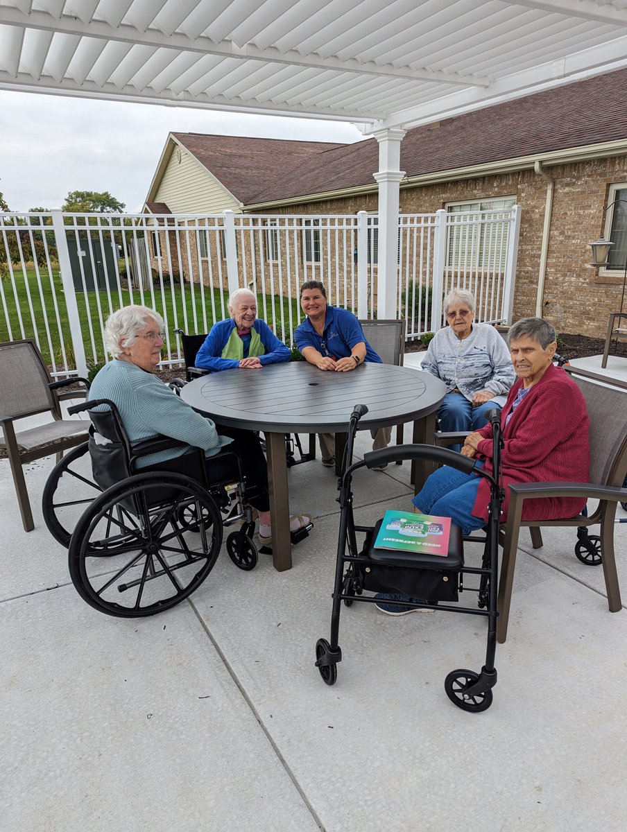 GenoaRetirement's tweet photo. Being surrounded by beautiful nature rejuvenates and inspires us. We got some fresh air out in the courtyard on a fall day with our Legacy residents. Then painted pumpkins to decorate our courtyard 🎃 #TrilogyLiving #GenoaRetirementVillage #LegacyLane #LegacyLiving https://t.co/eLyHumYu0L