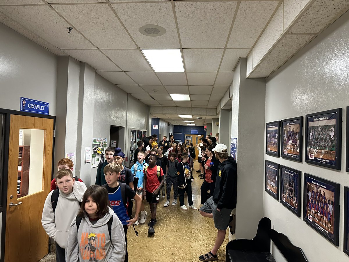Bode Patriots (@bodepatriots) on Twitter photo Shout out to <a href="/MWSUMBB/">Griffon Hoops</a> for encouraging and greeting our Patriots today. Also loved seeing a former student <a href="/CamdenBennett8/">Camden Bennett</a> in our hallway today. Good luck this season.
#oneteam
#ItsAGreatDaytobeaPatriot Shout out to <a href="/MWSUMBB/">Griffon Hoops</a> for encouraging and greeting our Patriots today. Also loved seeing a former student <a href="/CamdenBennett8/">Camden Bennett</a> in our hallway today. Good luck this season.
#oneteam
#ItsAGreatDaytobeaPatriot