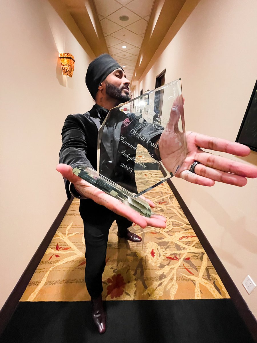 Inkquisitive's tweet photo. i don’t share my awards, because they aren’t the only markers of success. but i wanted to share this one for a few reasons - which i’ve shared below.

a huge thank you to the south asian inspiration awards (SAIA) in calgary last week for the “global icon of the year” award.

🤎 https://t.co/rEAI6XWF0a