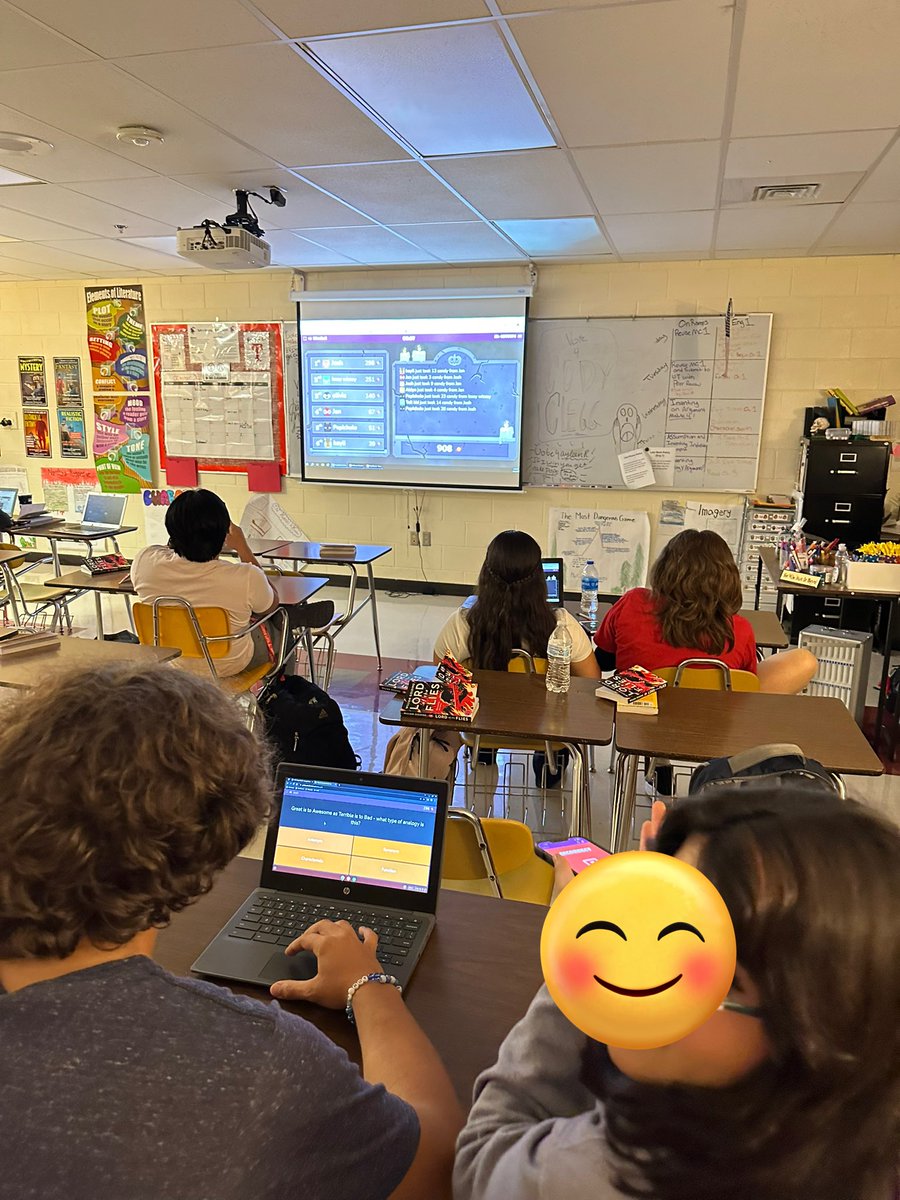 mrsfeirick's tweet photo. My UT OnRamps Seniors celebrating their submission day by playing some intense rounds of Blooket 🧡🧡 😂 @NISDTaftELA @NISDTaft https://t.co/XpB3eOnz3s