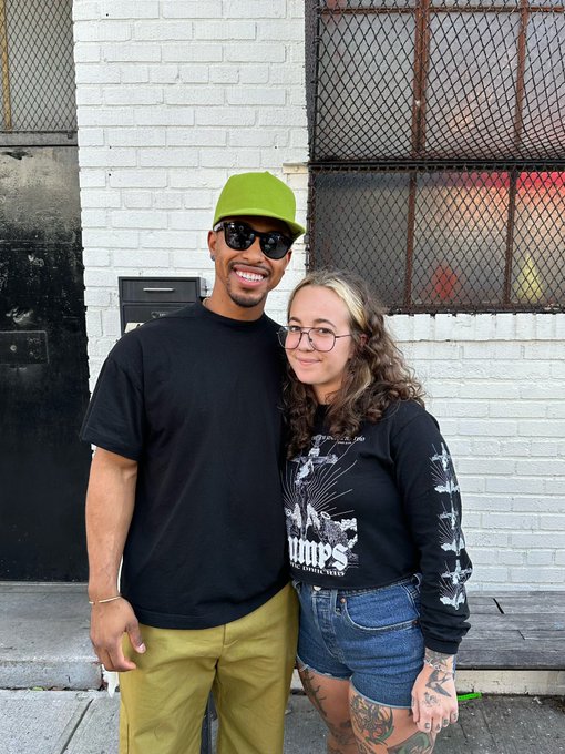 made a friend today :) https://t.co/nTMtSH7Fsr