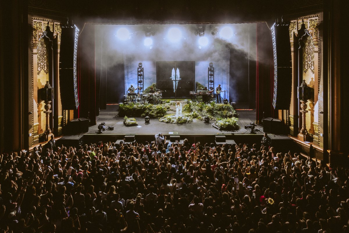 On October 3rd, he asked me what day it was. ‘It’s October 3rd. And I’m going to <a href="/reneerapp/">RMJ</a> at the Fox Theater.’ Happy belated Mean Girls Day to all who celebrate and special thanks to those who chose to spend it with us and our snow angel queen <a href="/reneerapp/">RMJ</a> 💖

📸: <a href="/sandrajamphoto/">sandra jamaleddine photo</a>