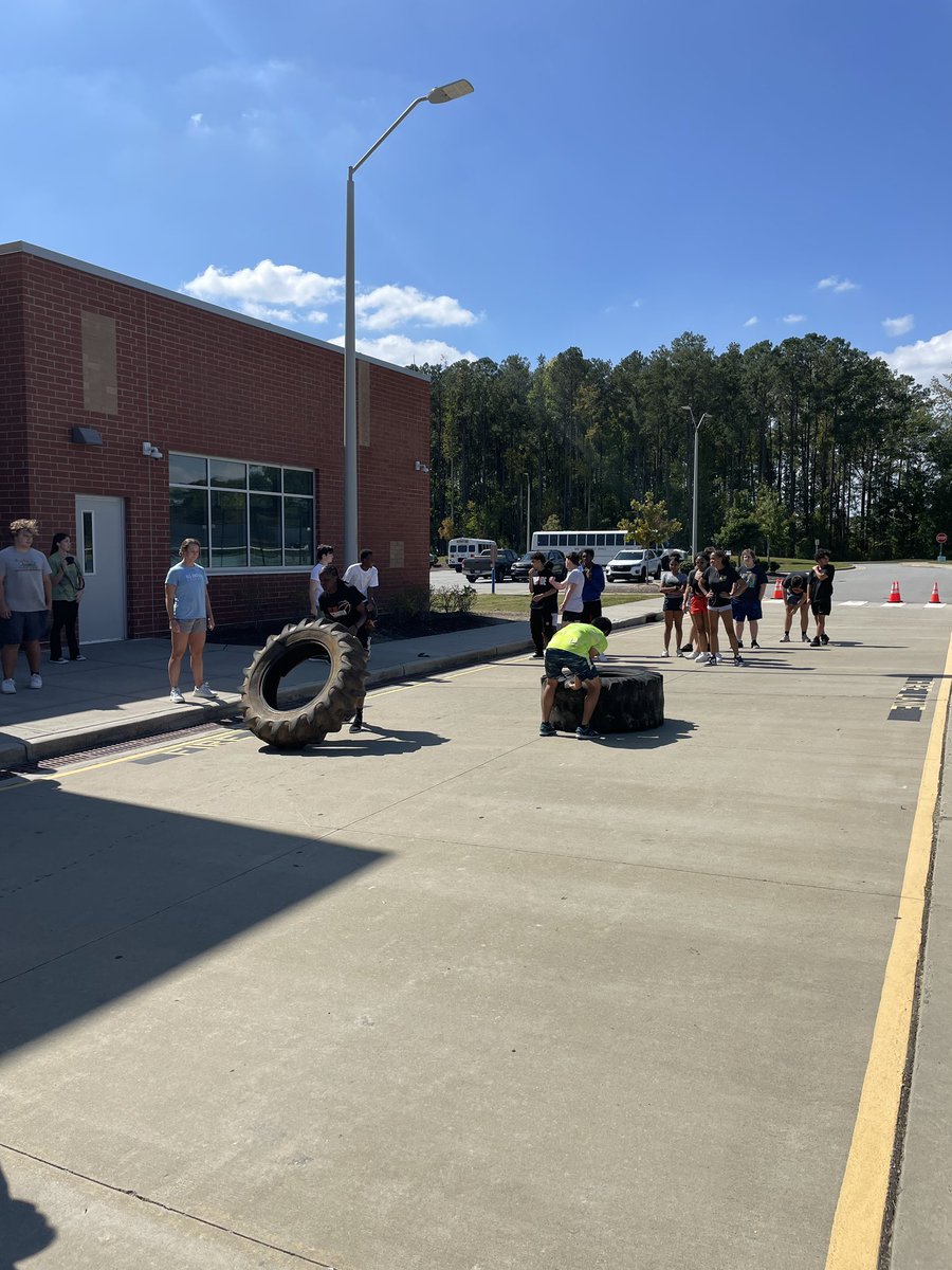 WS_Storm_PE's tweet photo. Sunny days call for tire flips 🚜 Weight training enjoying some competition today while showing off some strength! #STORM https://t.co/WNubA9eznX