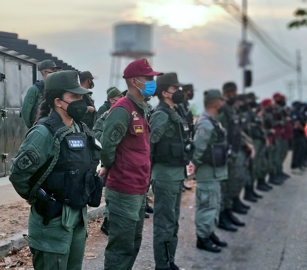 DVL23LACEIBA's tweet photo. Con máximo nivel de compromiso los centinelas de la #GNBCVC seguimos trabajando en pro del bienestar social.
HASTA LA VICTORIA SIEMPRE... https://t.co/HR70eCk7pE