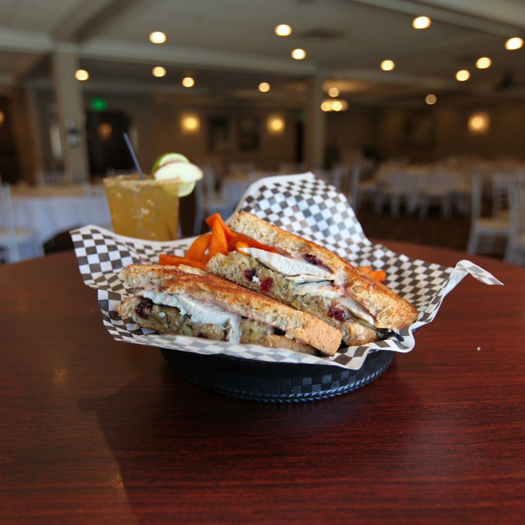 Chelo's Bar & Grille tweet media