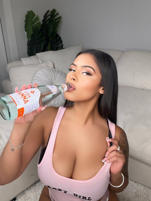 Beso Beso https://t.co/fWHuEAU3mF