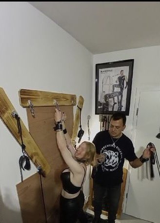 Mein Poster lässt mich nun über Eure Spiele wachen.

Ich freue mich…