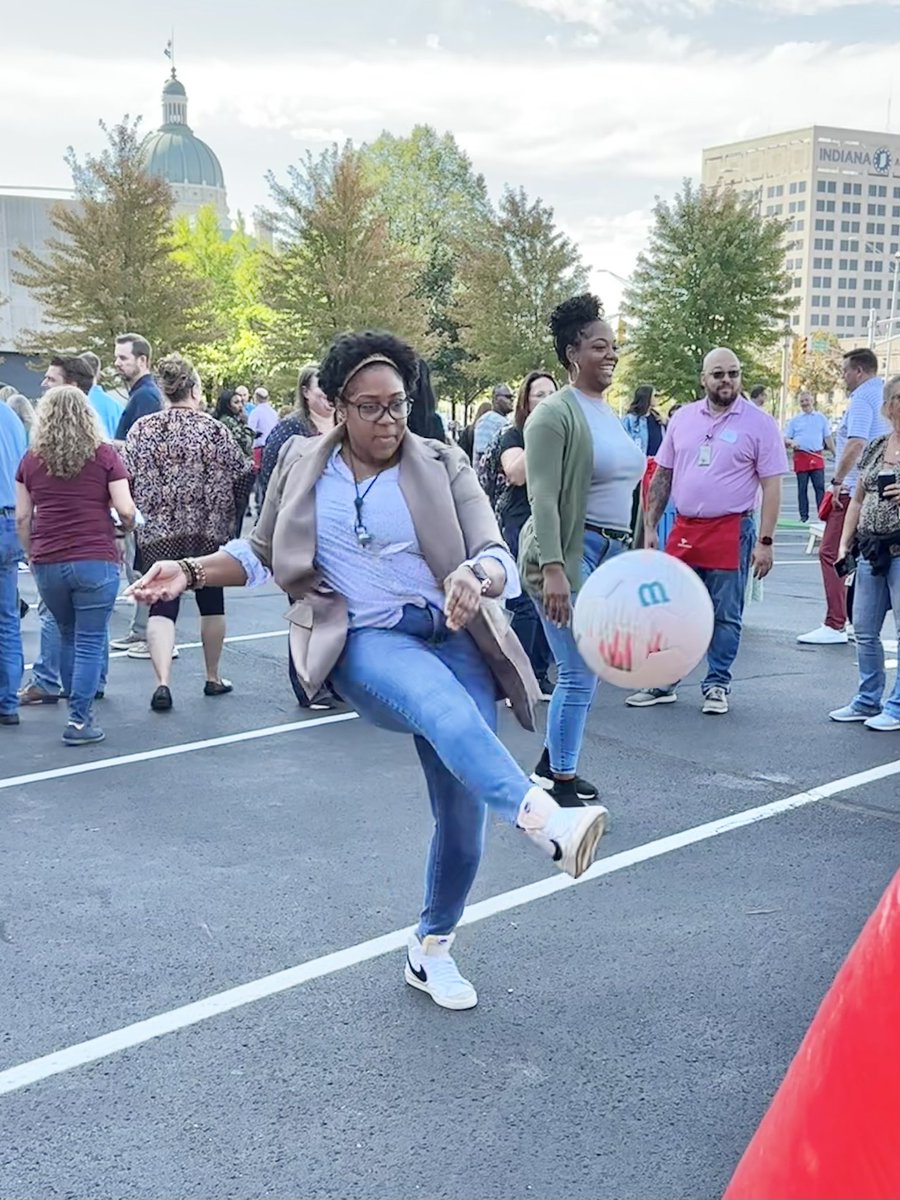 OneAmerica's tweet image. 🧺 What a great day for a picnic! ☀️ Associates enjoyed barbecue, took part in games and swayed to the music at this month’s OneAmerica Best Day. 🎵 #WorkingAtOneAmerica #OABestDays