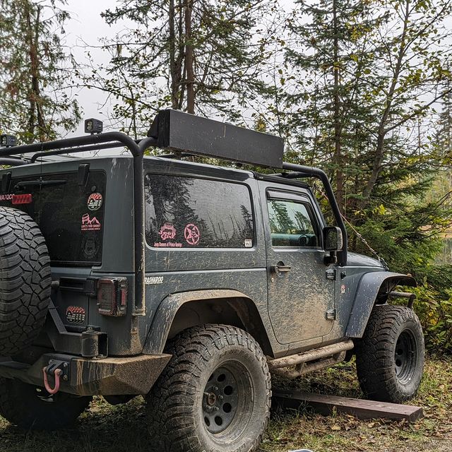 Jeep Wrangler #TrailFX Roof Rack 📷: that.bc.jeep.girl #thatbcjeepgirl #jeep #jeepwrangler #jeeprack #jeeproofrack #jeepnation #jeepfamily #overlanding #offroading #olllllllo #tagtrailfxgetfeatured